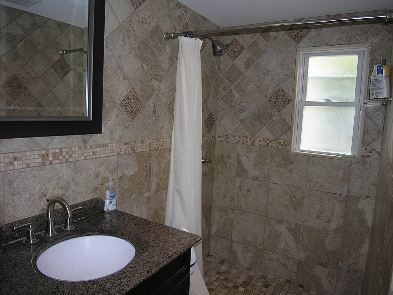 195 Lovers Ln photo 1