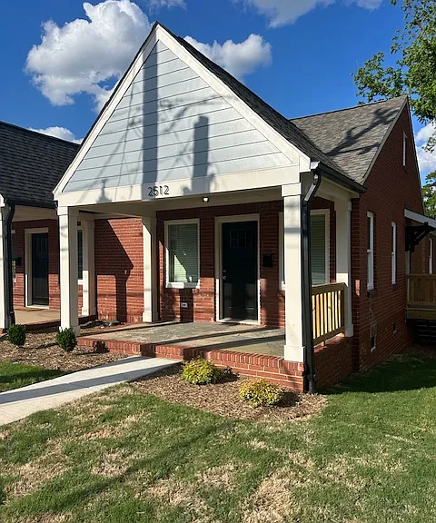 2512 Tuckaseegee Rd — Photo 1