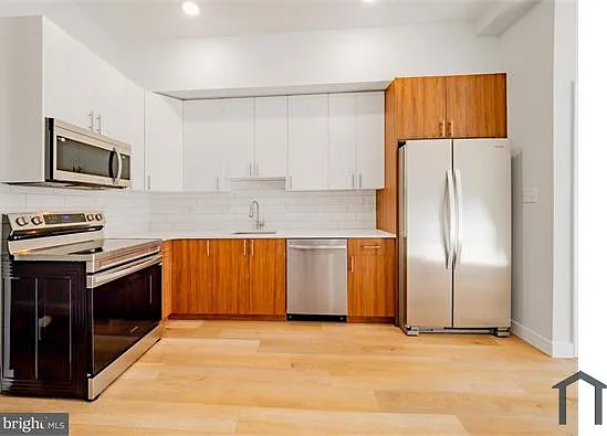 3 bed, 2108 sqft, $2,300 — Photo 4