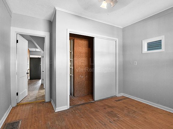 5th image of 1824 Burwell Ave