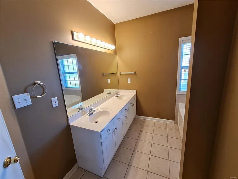 529 Mitylene Dr — Photo 15