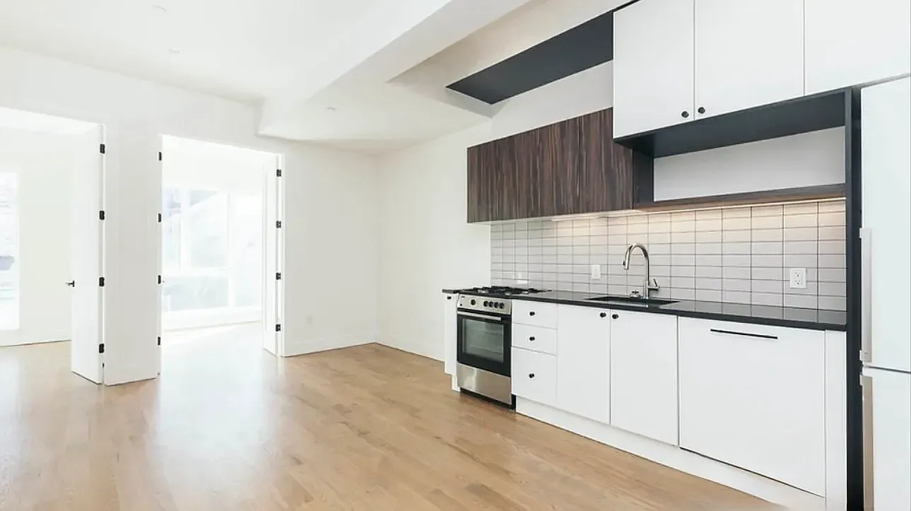 1540 Putnam Avenue — Photo 1