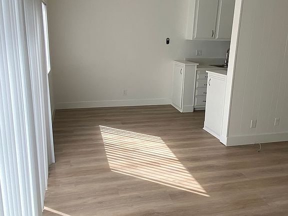 4th image of 1407 Brockton Ave #5-17