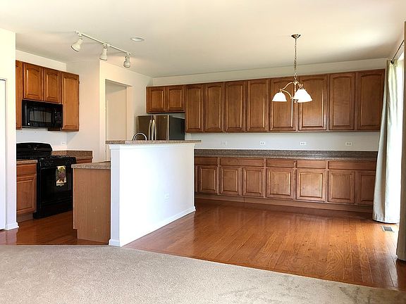 Kitchen w/ Table Space