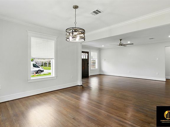 5th image of 522 Caplin St