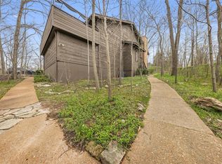 1562 Autumn Leaf Dr, Ballwin, MO