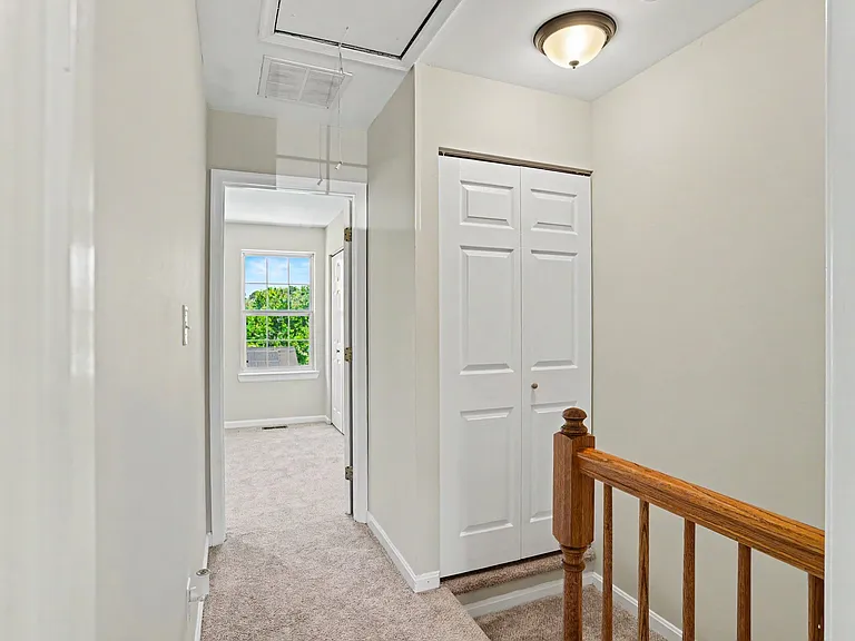 32 Tameron Pl — Photo 16