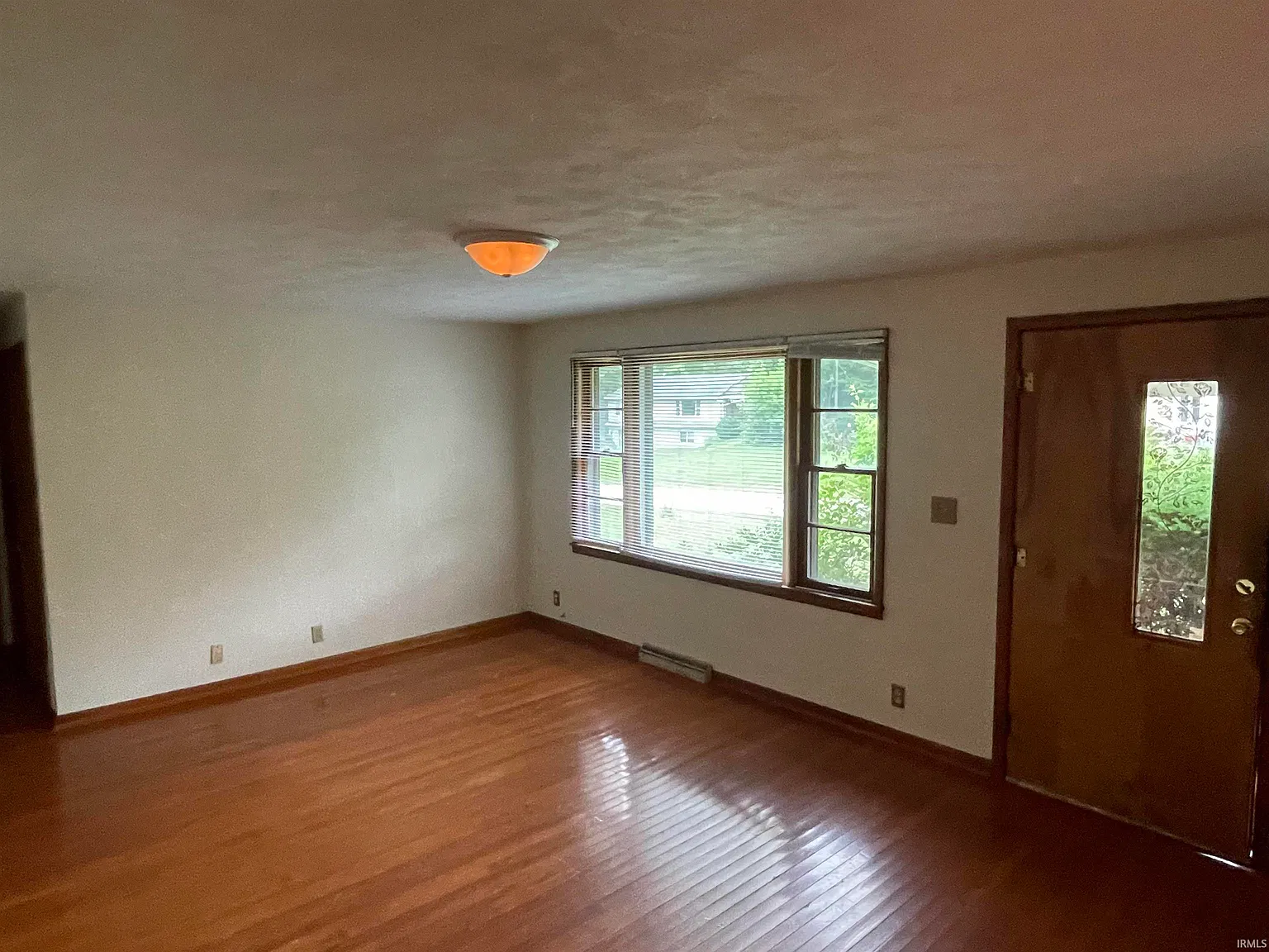 3 bed, 1.5 bath, 1544 sqft, $2,050 — Photo 3