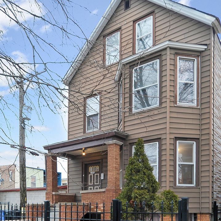 1st image of 1943 N Kedvale Ave APT 3