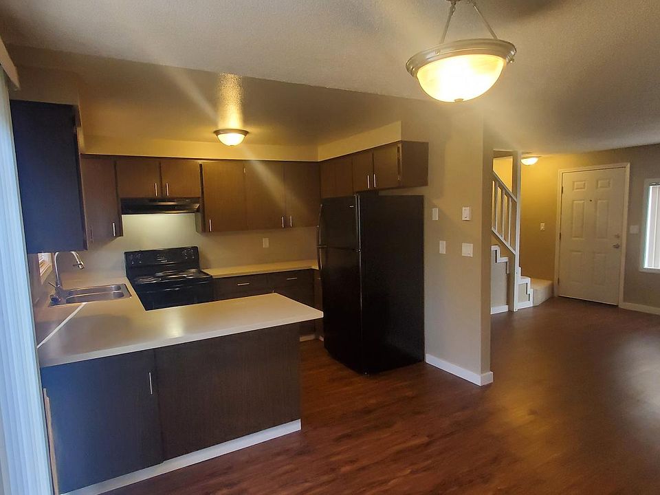 1st image of 565 Mary Neal Ln