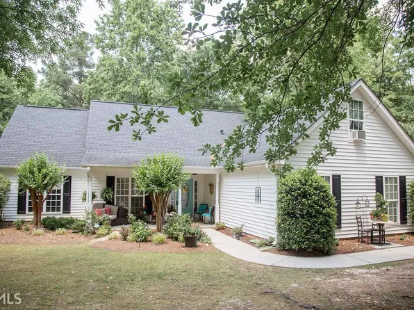634 Lake Cove Dr, Hampton, GA 30228