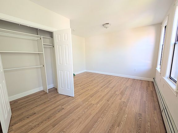 Bedroom 1 / Master bedroom