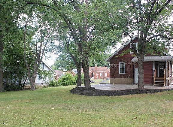 2nd image of 8954 Forest Ave
