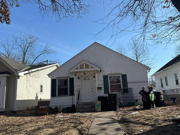 3236 Thomas Ave N, Minneapolis, MN 55412