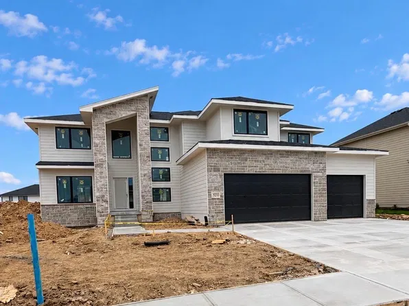 5710 N 197th St, Elkhorn, NE 68022