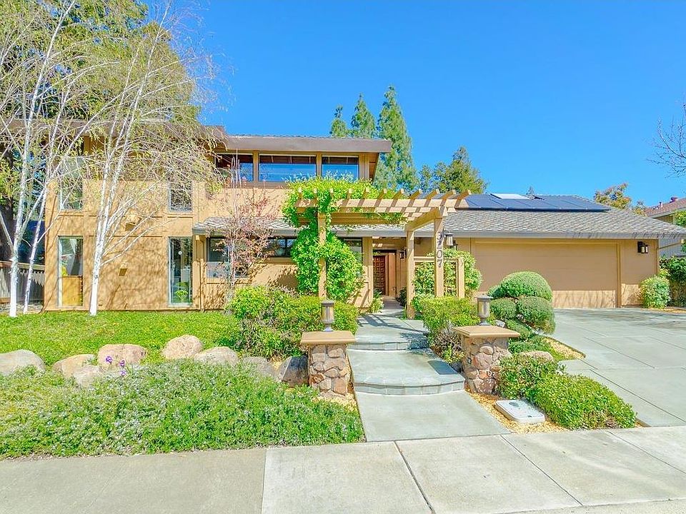 1st image of 3207 Shelter Cove Ave