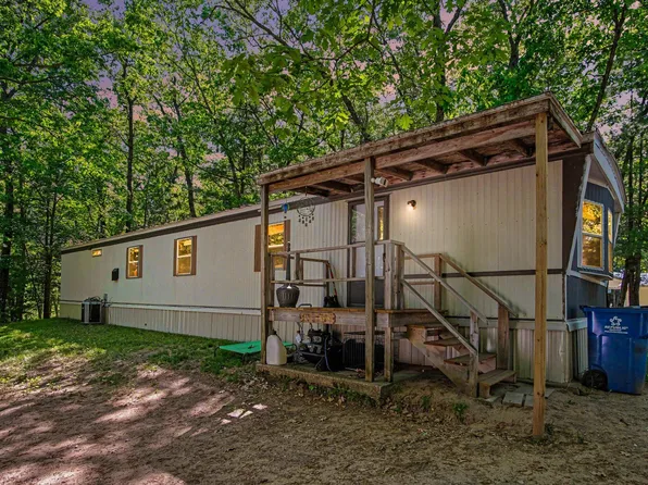 8481 Vista Dr, Newaygo, MI 49337