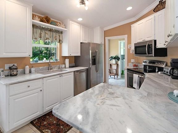 4th image of 15371 Queen Angel Way