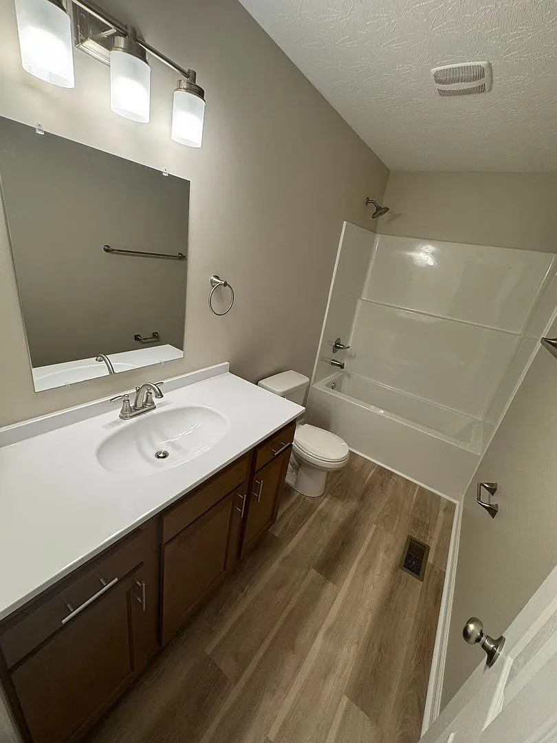 Scott Road Apartments — Photo 4