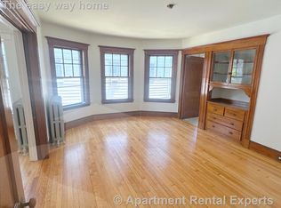 26 Upland Rd APT 2, Cambridge, MA 02140