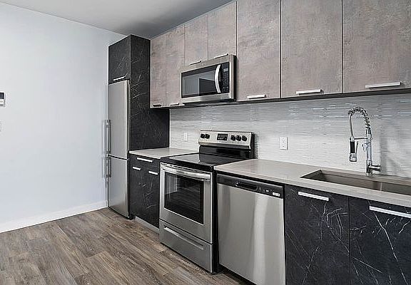 3rd image of 2733 E 12th St #H