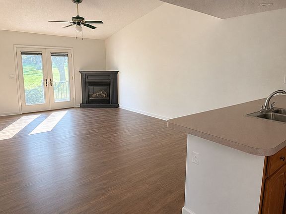 3rd image of 16490 Pretty View Dr