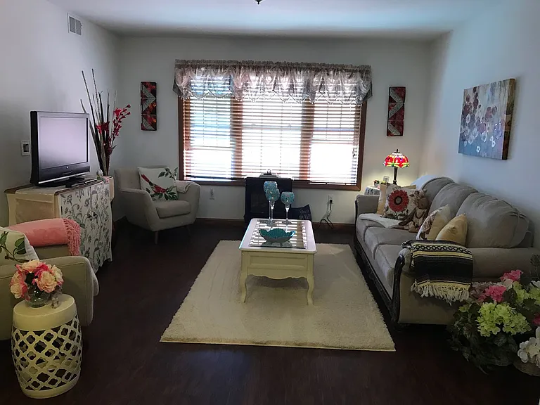 112 College Avenue — Photo 16