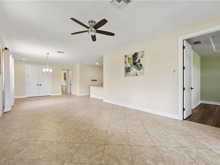 8010 Helena Ct — Photo 7