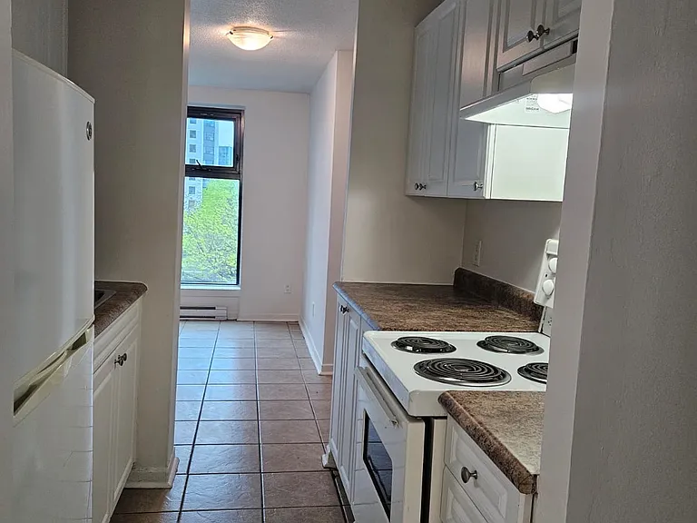 170 Lees Ave — Photo 18