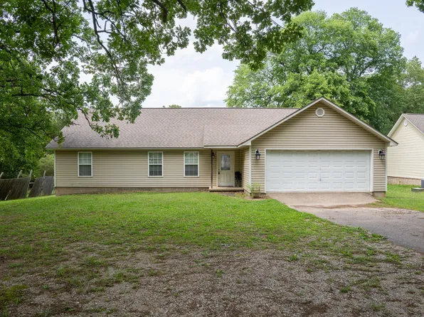 560 Runway Rd, Batesville, AR 72501