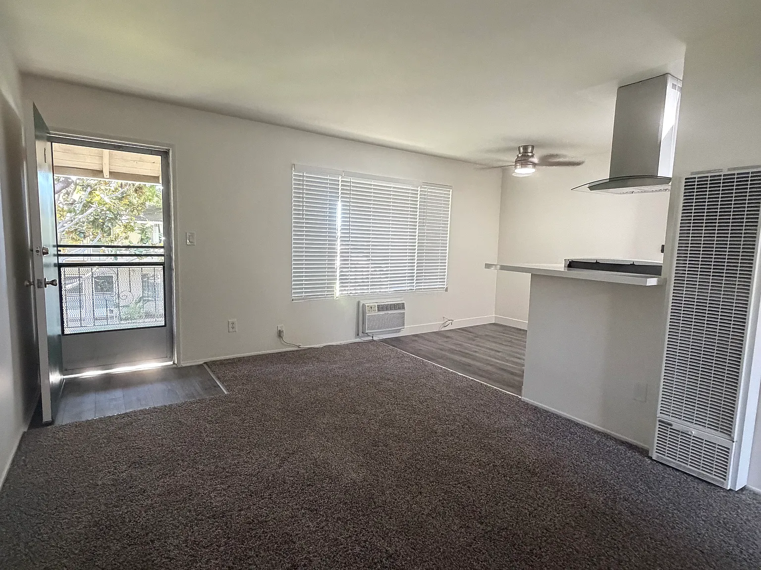 1 bed, 700 sqft, $1,900 — Photo 2