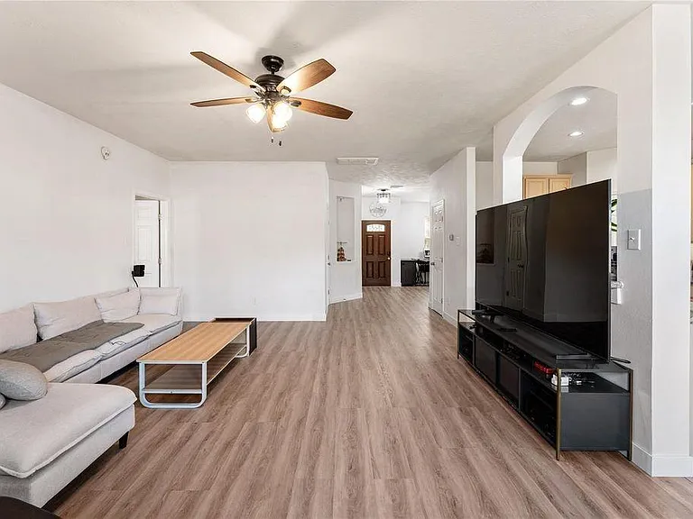 19106 Spring Meadows Ln — Photo 38