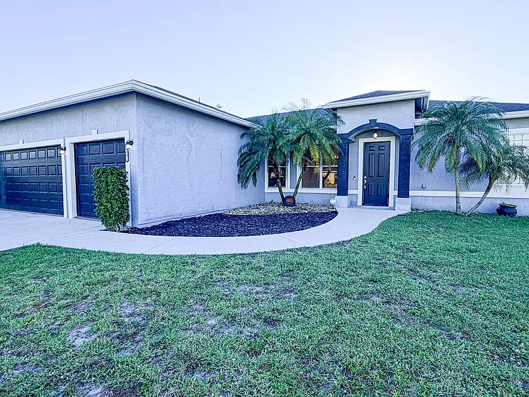 4002 SW Jarmer Rd — Photo 1