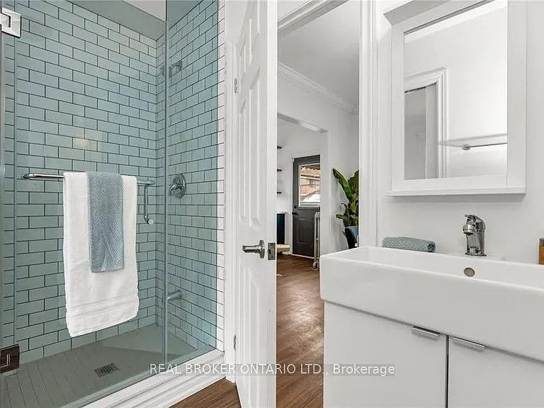 100 Dunsmure Rd #2 — Photo 2