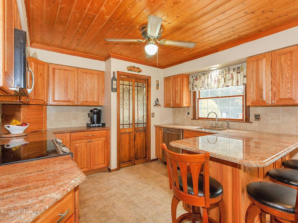 1st image of 40 Summercress Ln