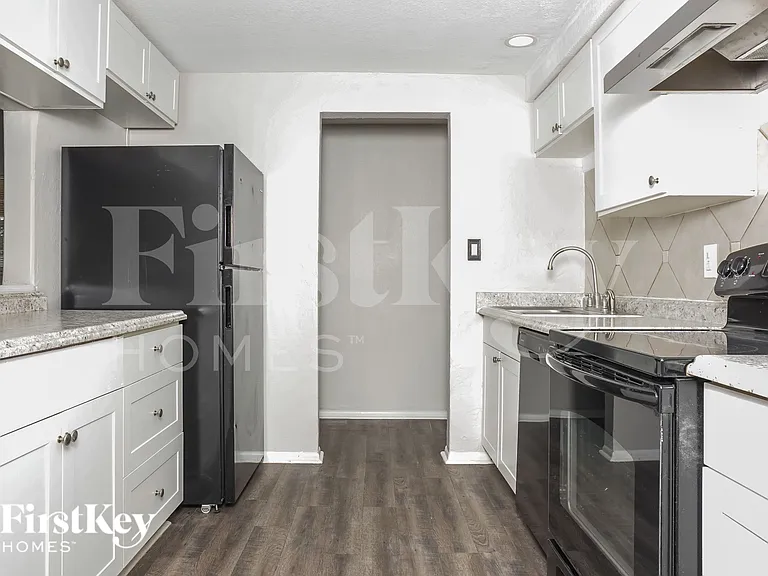 3567 Harbor Blvd — Photo 5
