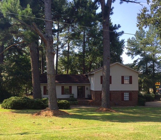 1st image of 208 Moore Dr