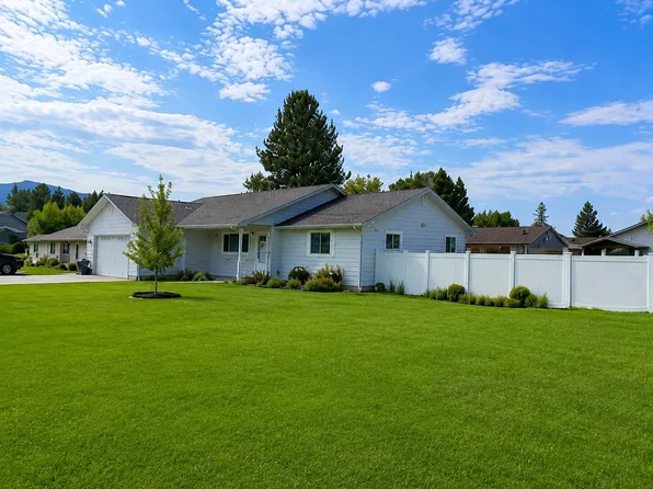 154 E Evergreen Dr, Kettle Falls, WA 99141
