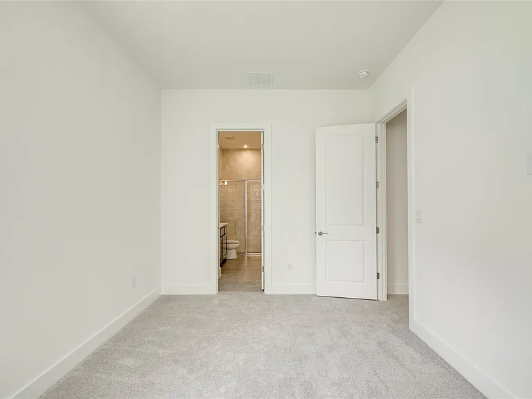 2420 Sondrio Bnd — Photo 24