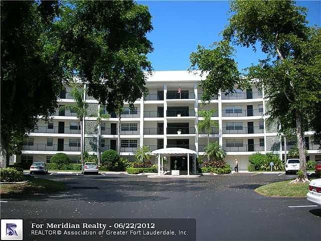 1st image of 3505 Oaks Way APT 107