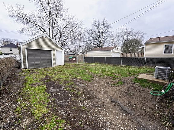 3rd image of 142 Johnson Ave