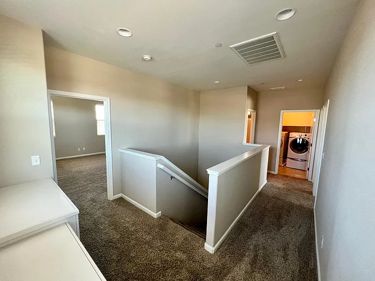 3558 Sussex Ave — Photo 9