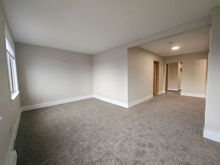 Florence Apartments — Photo 36