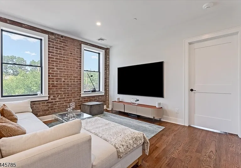 35-37 Main St #3B — Photo 5