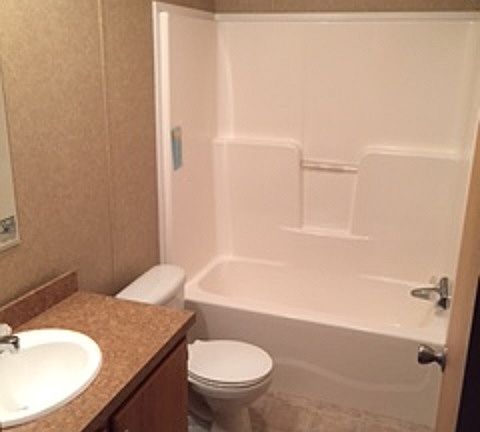 5th image of 32 Glenview Dr