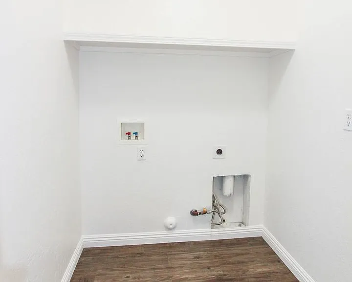 4266 N Saratoga Dr — Photo 22