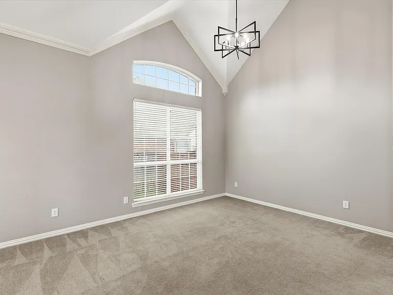 2001 Bishop Dr — Photo 12