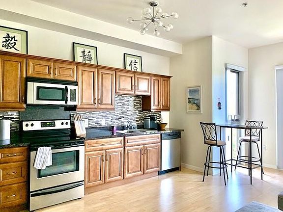 4th image of 889 Date St Unit 314