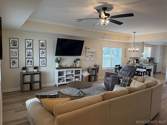 3rd image of 112 Mapleleaf Ct