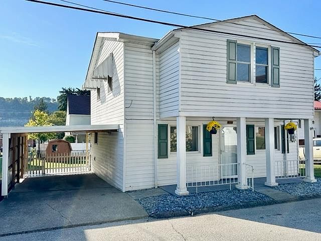 1st image of 609 Center Ave